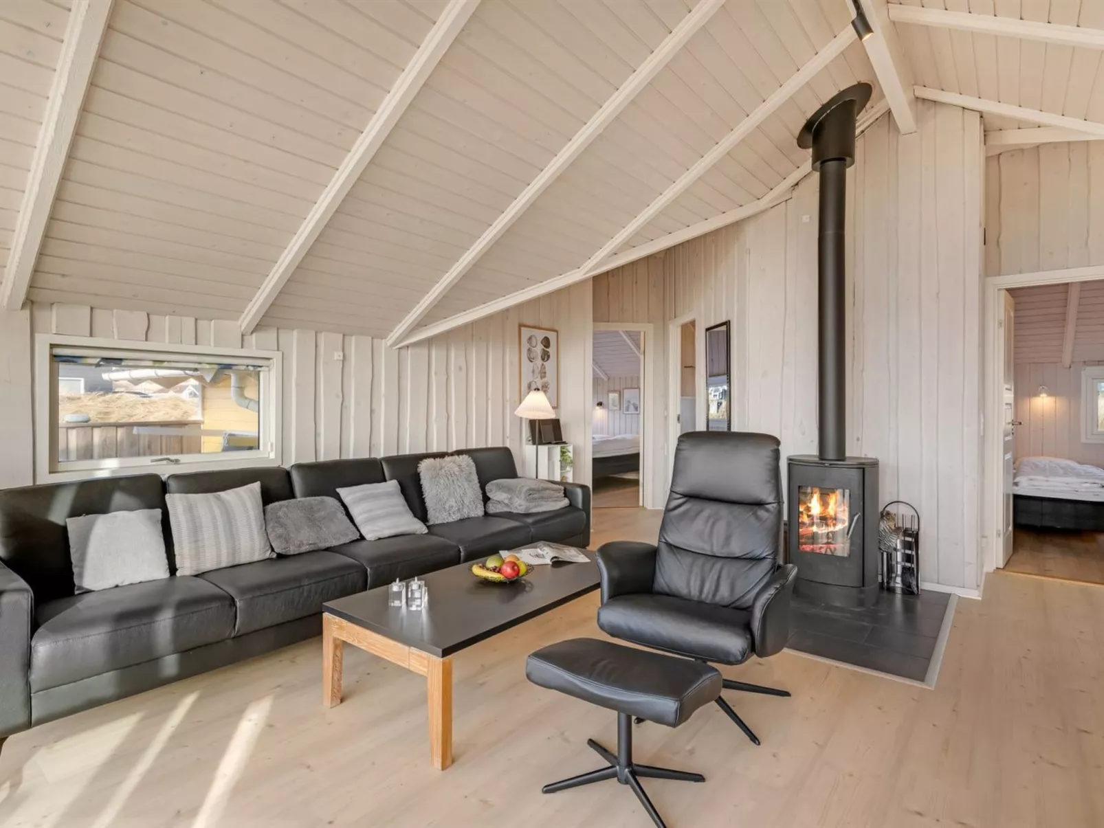 "Velena" -  from the sea - Dedans