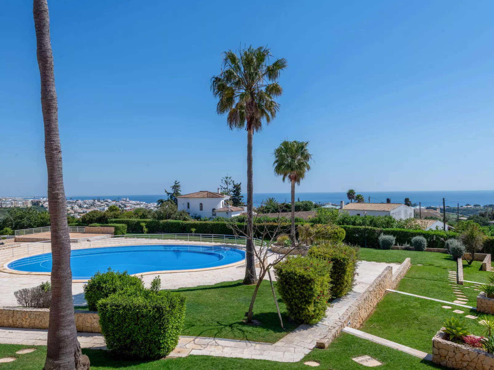 Aguia M T2 - VIP Properties - Outside