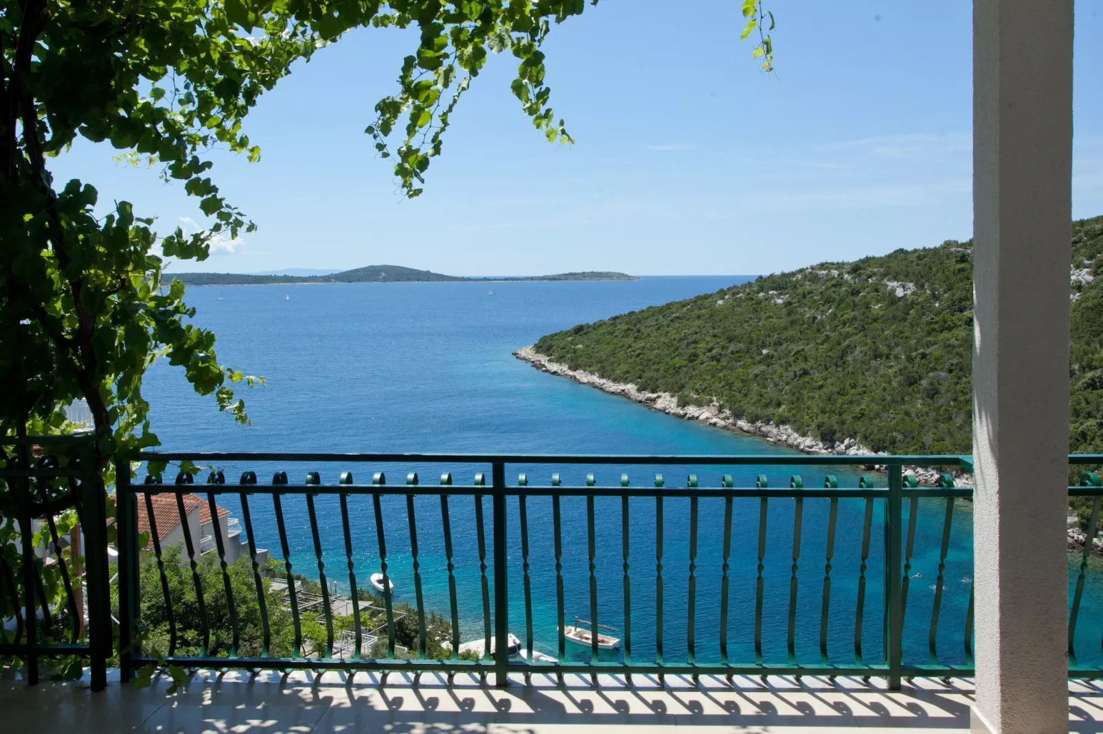 Wonderful Visinisce Apartments with Terrace and Sea Views - Standard Two Bedroom Apartment  (Owner 1) - Terrace