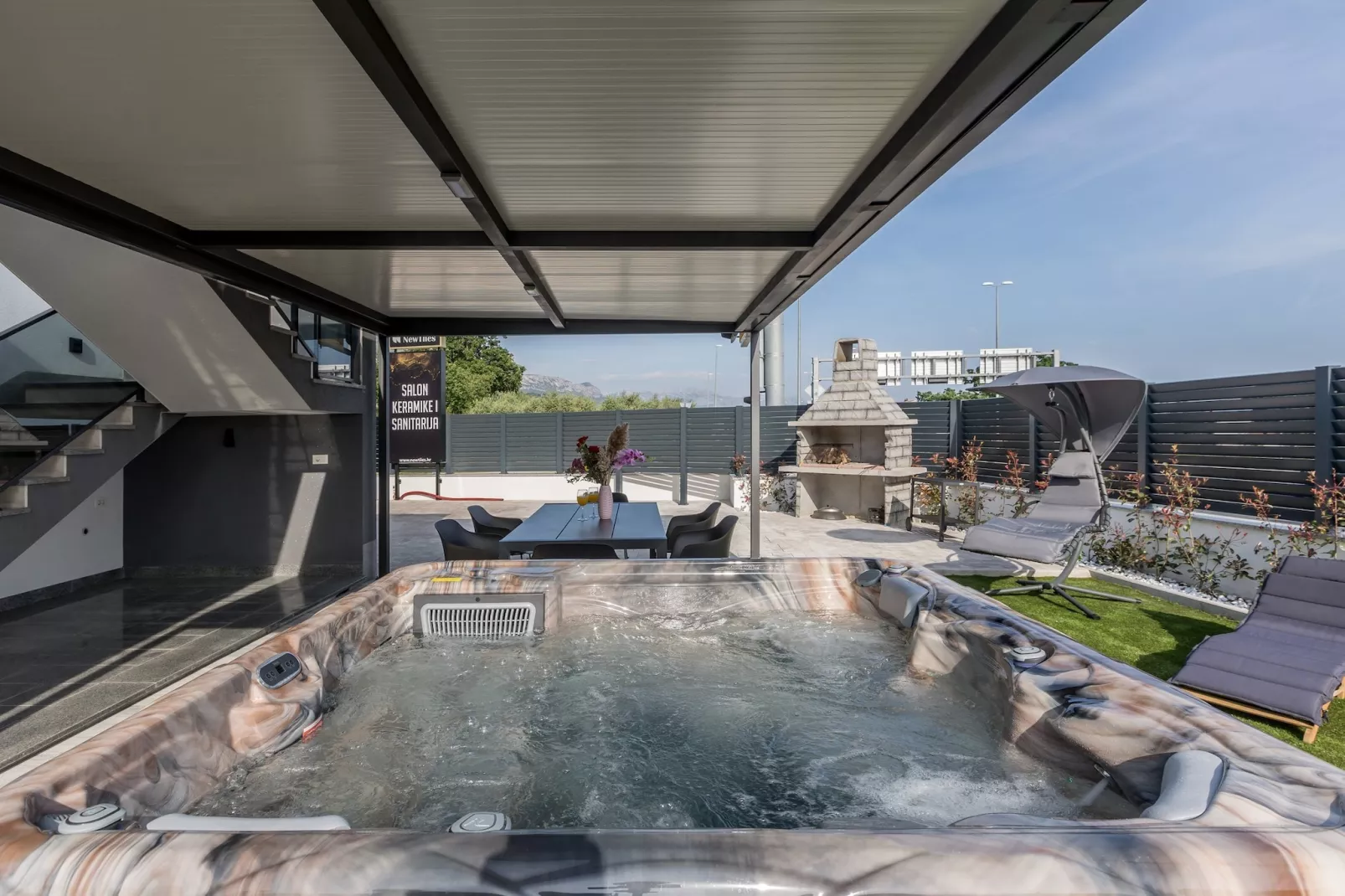 Scenic Kastel Luksic Apartments - Three Bedroom Apartment - Terrace