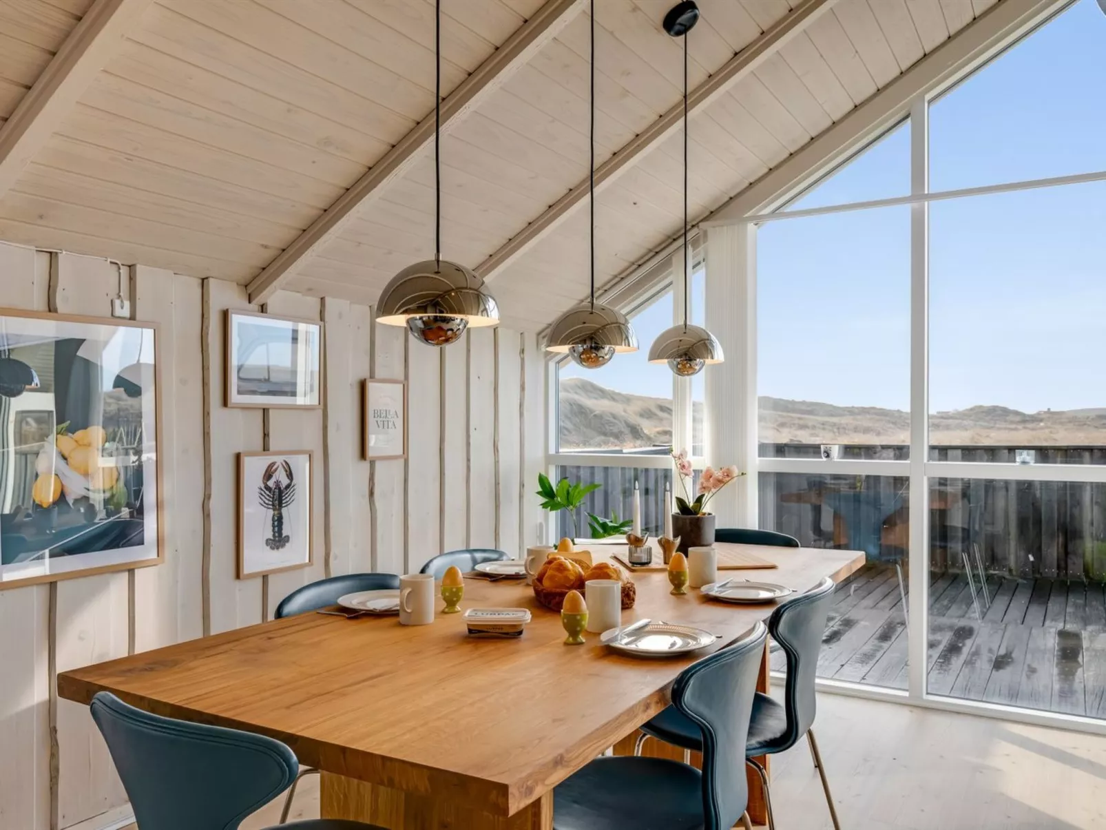 "Velena" -  from the sea - Dedans