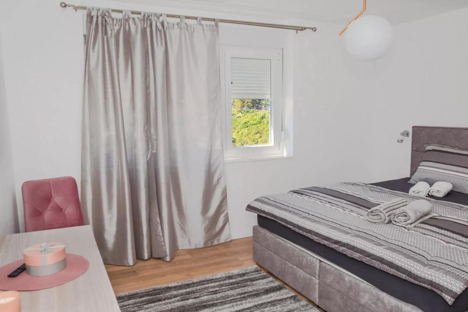 Apartment Matko - Two Bedrom Apartment with Beach View - Schlafzimmer