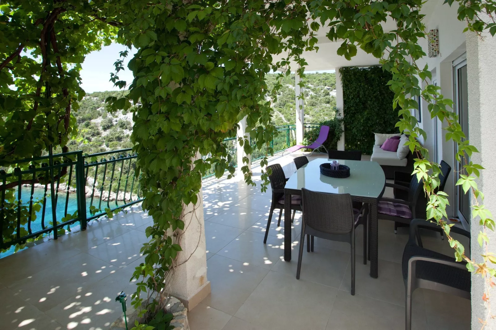 Wonderful Visinisce Apartments with Terrace and Sea Views - Standard Two Bedroom Apartment  (Owner 1) - Terrace