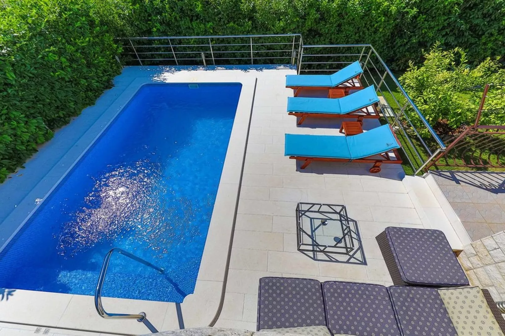 Relaxing Holiday Home with Pool, Fitness Area, and Entertainment Facilities - Six Bedroom Holiday Home - Schwimmbad
