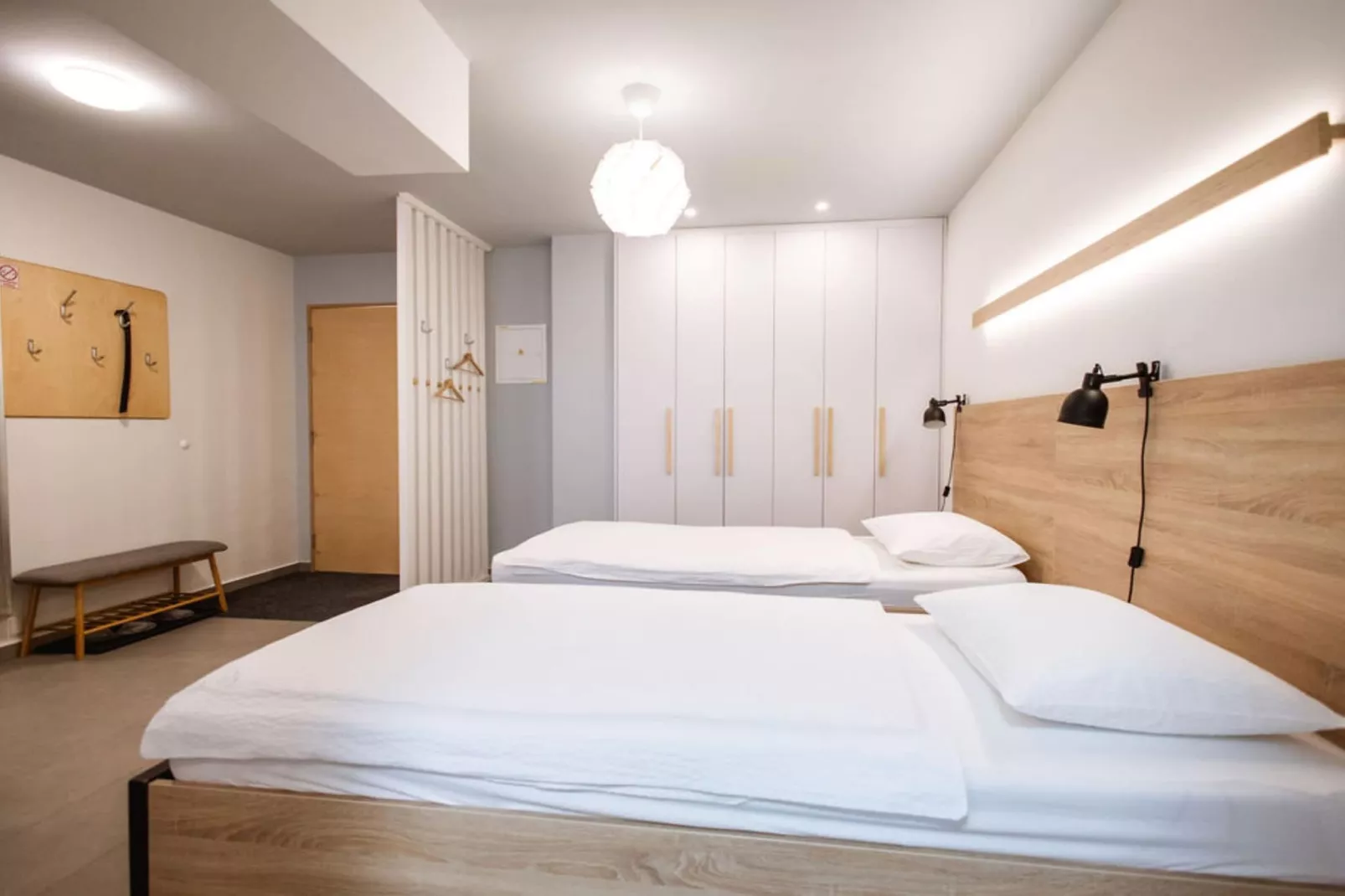 Stylish Apartments with Osijek Near Top Attractions - Standard Studio Apartment  - Maks 3 - Chambre