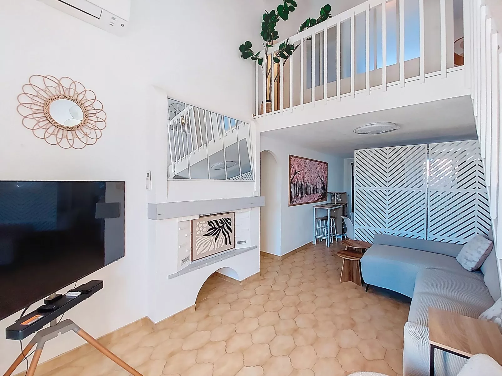 Le Mas des Oliviers - Inside