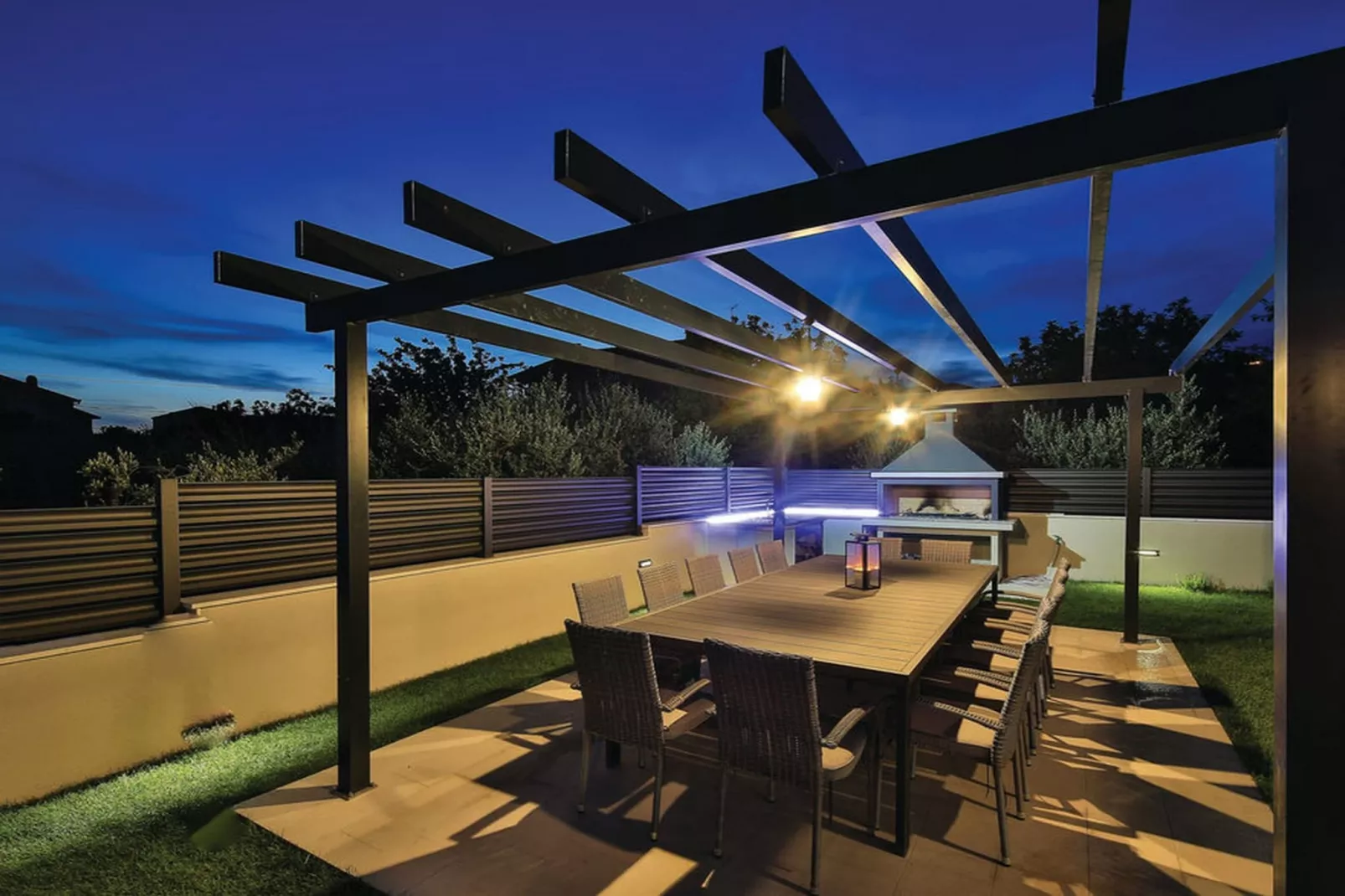 Modern Kastel Villa with Private Pool, Gym, and Large Outdoor Space - Eight Bedroom Villa - Terrasse