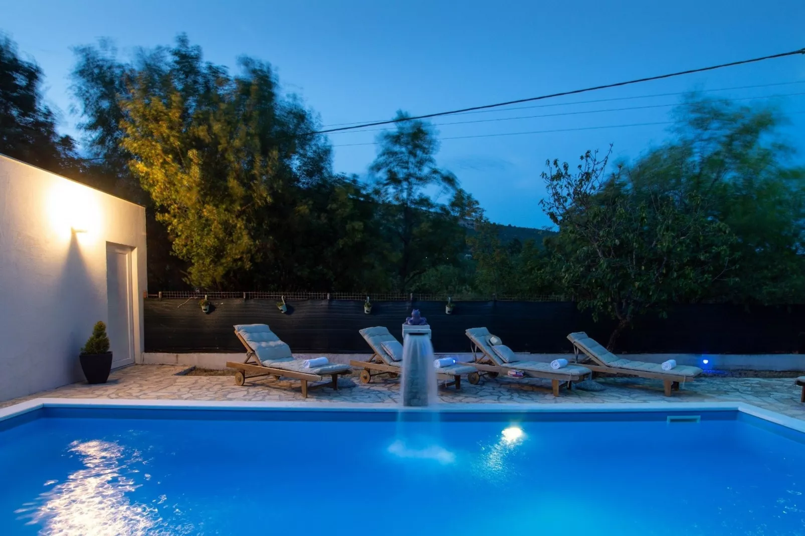 Spacious Prgomet Retreat with Private Pool, Fitness Centre, and Garden - Three Bedroom Villa - Swimming pool