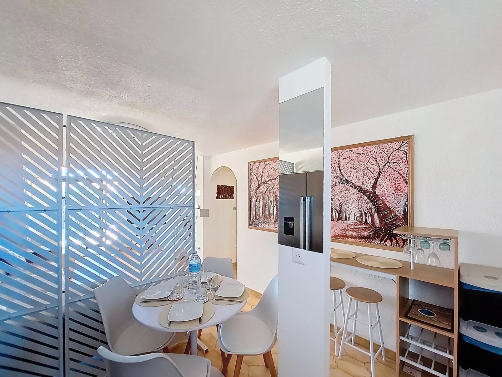 Le Mas des Oliviers - Inside