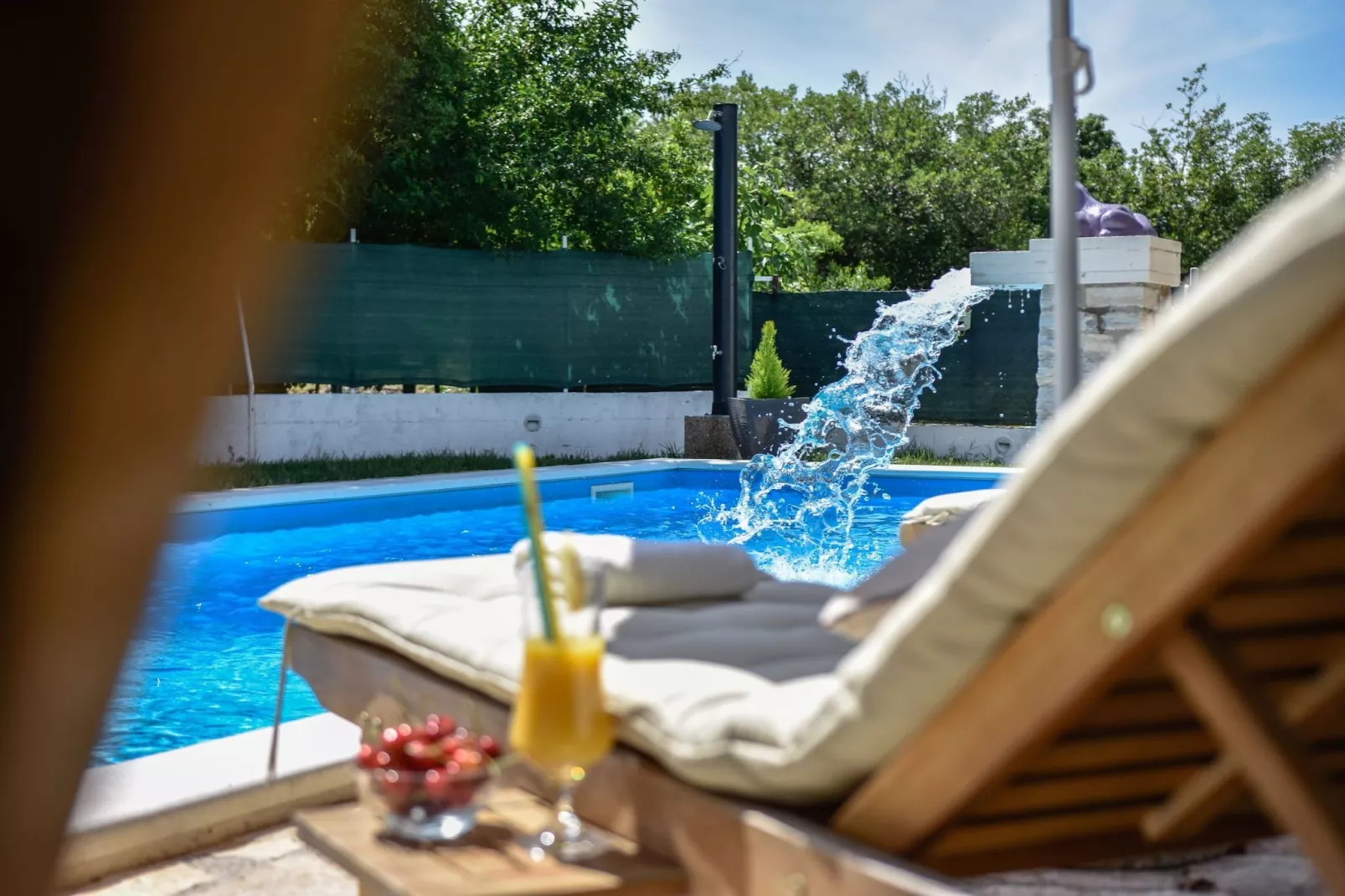 Spacious Prgomet Retreat with Private Pool, Fitness Centre, and Garden - Three Bedroom Villa - Swimming pool