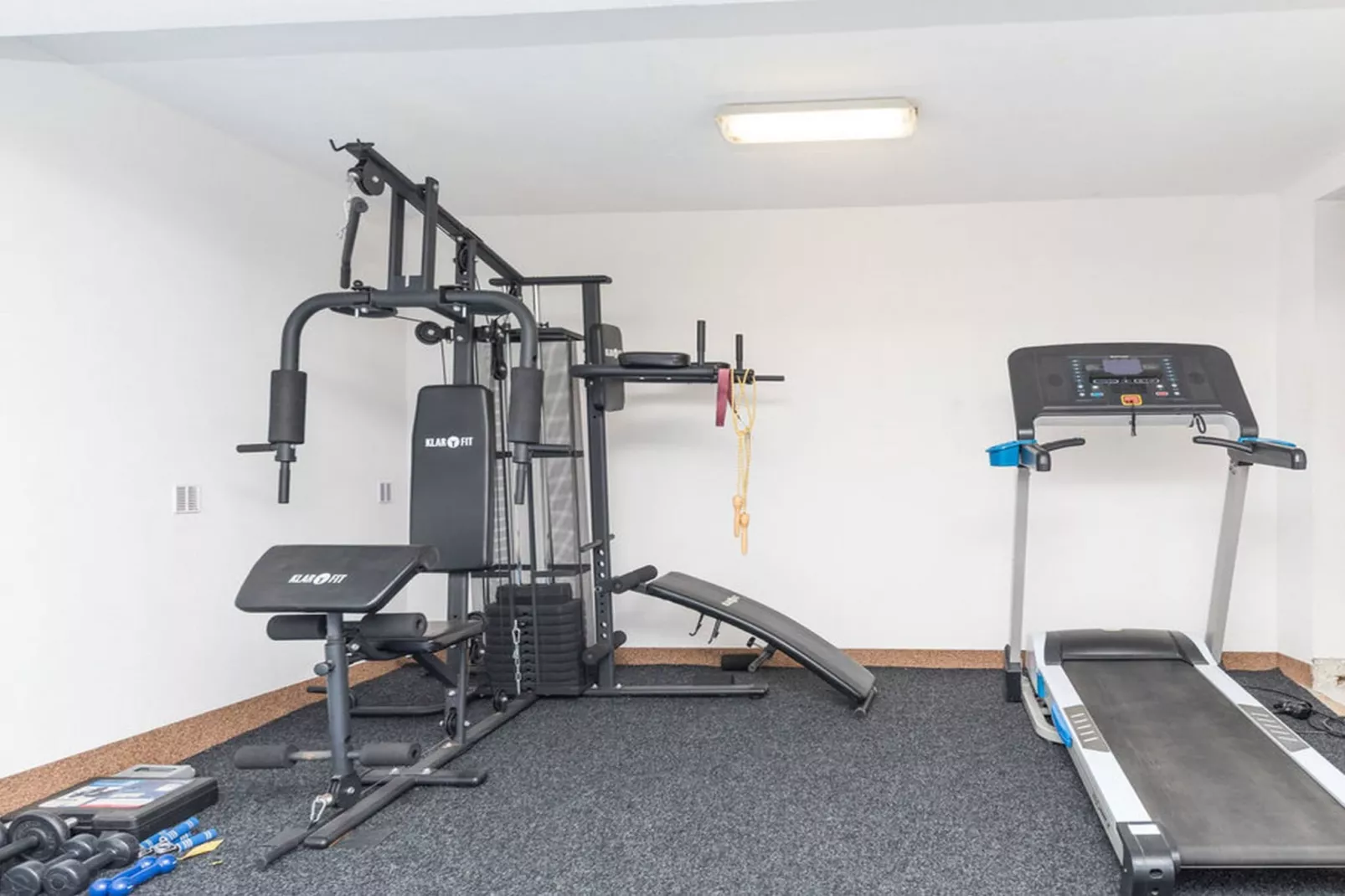 Relaxing Holiday Home with Pool, Fitness Area, and Entertainment Facilities - Six Bedroom Holiday Home - Fitnessraum