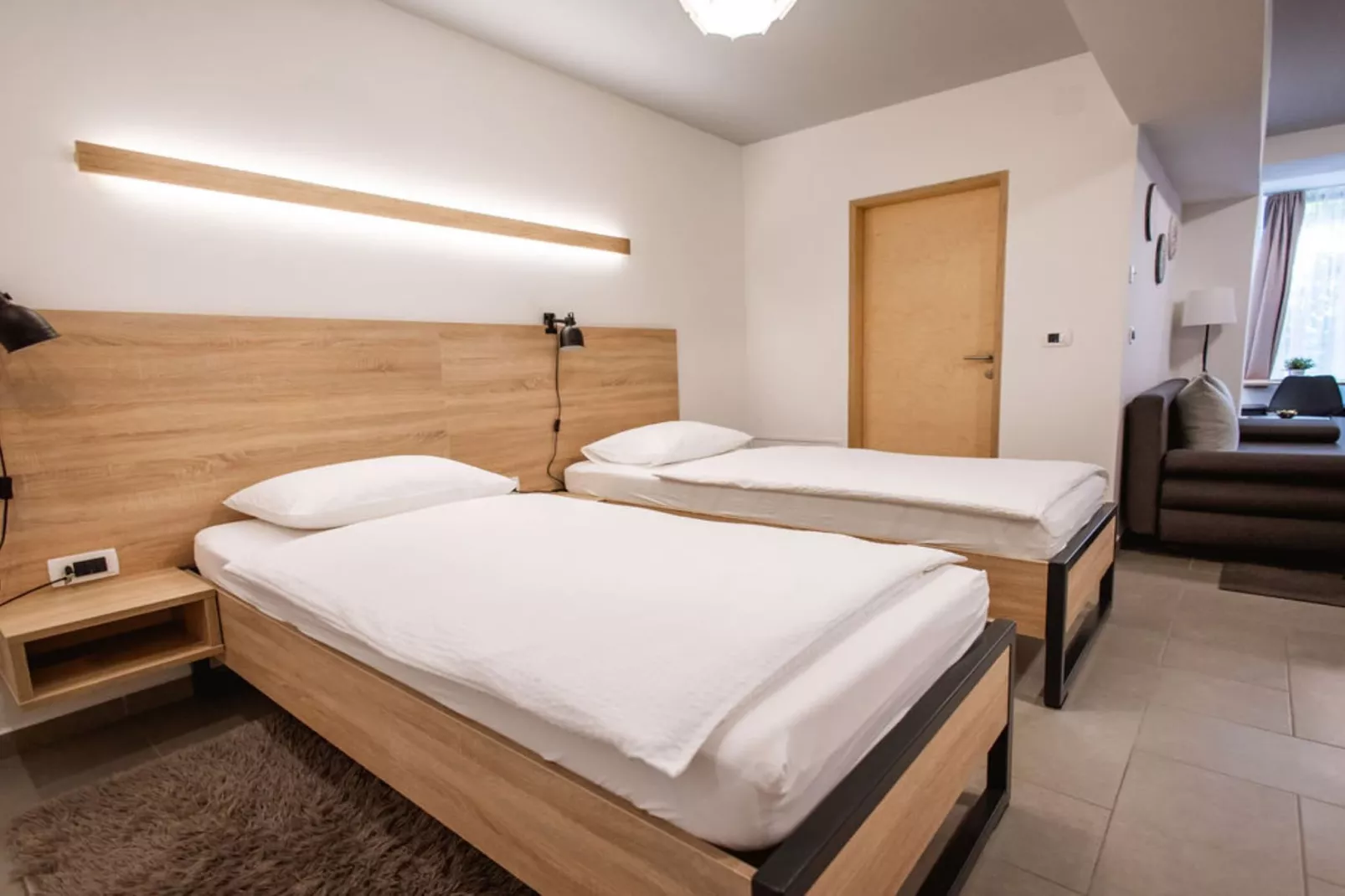 Stylish Apartments with Osijek Near Top Attractions - Standard Studio Apartment  - Maks 3 - Chambre