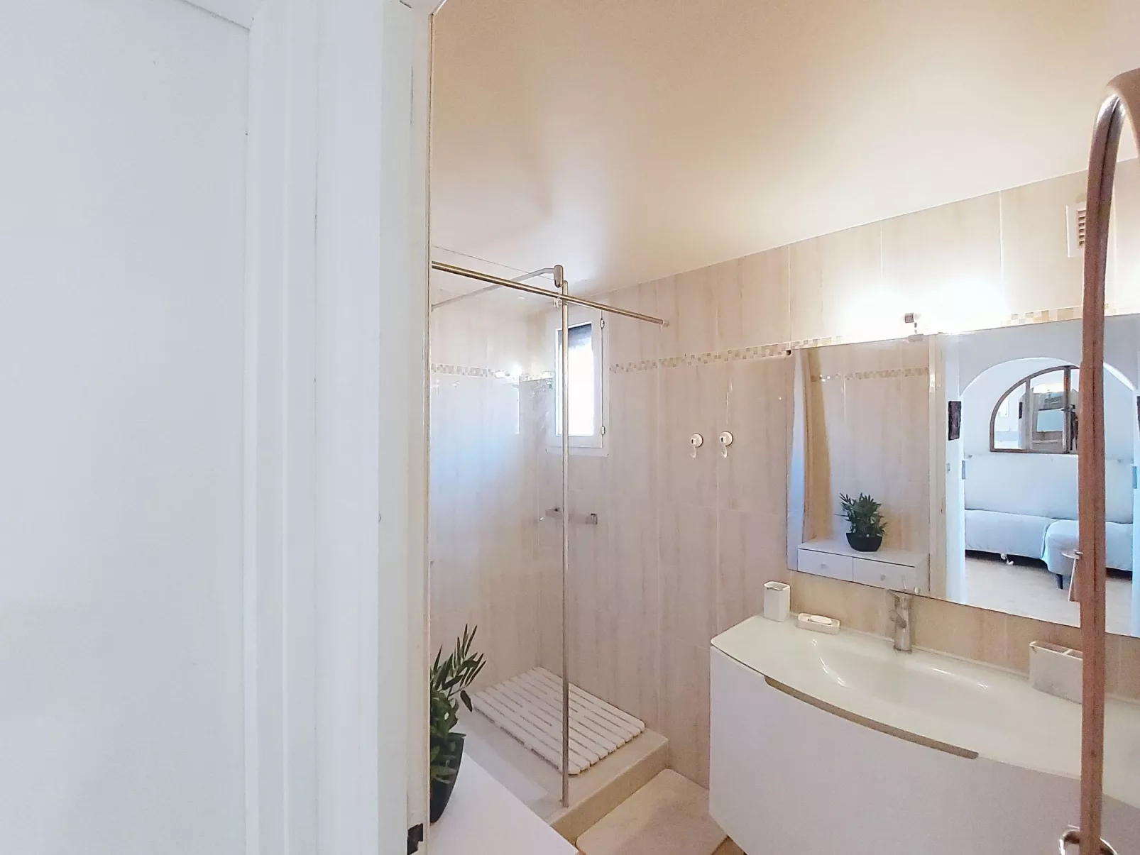 Le Mas des Oliviers - Inside