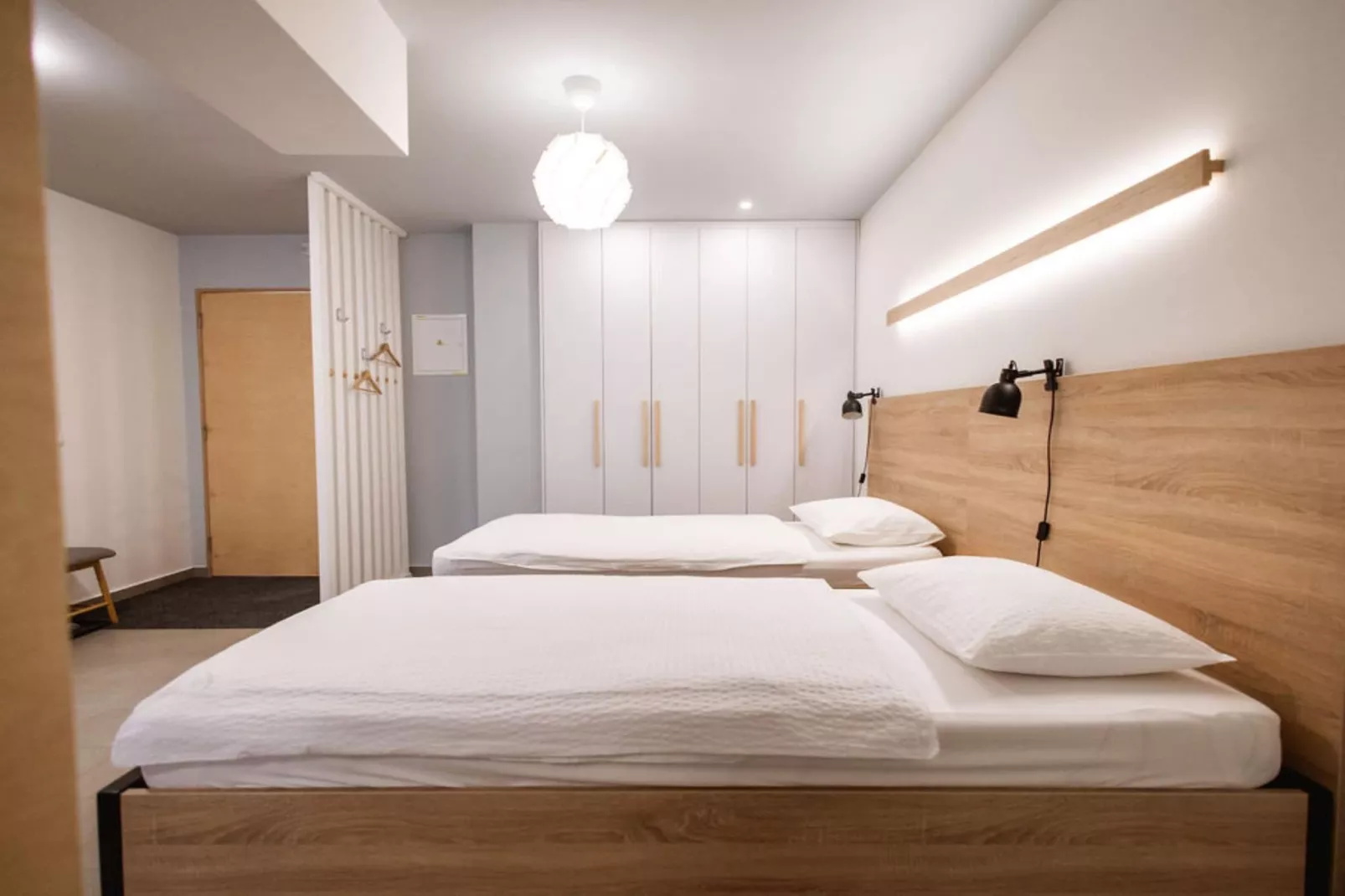 Stylish Apartments with Osijek Near Top Attractions - Standard Studio Apartment  - Maks 3 - Chambre