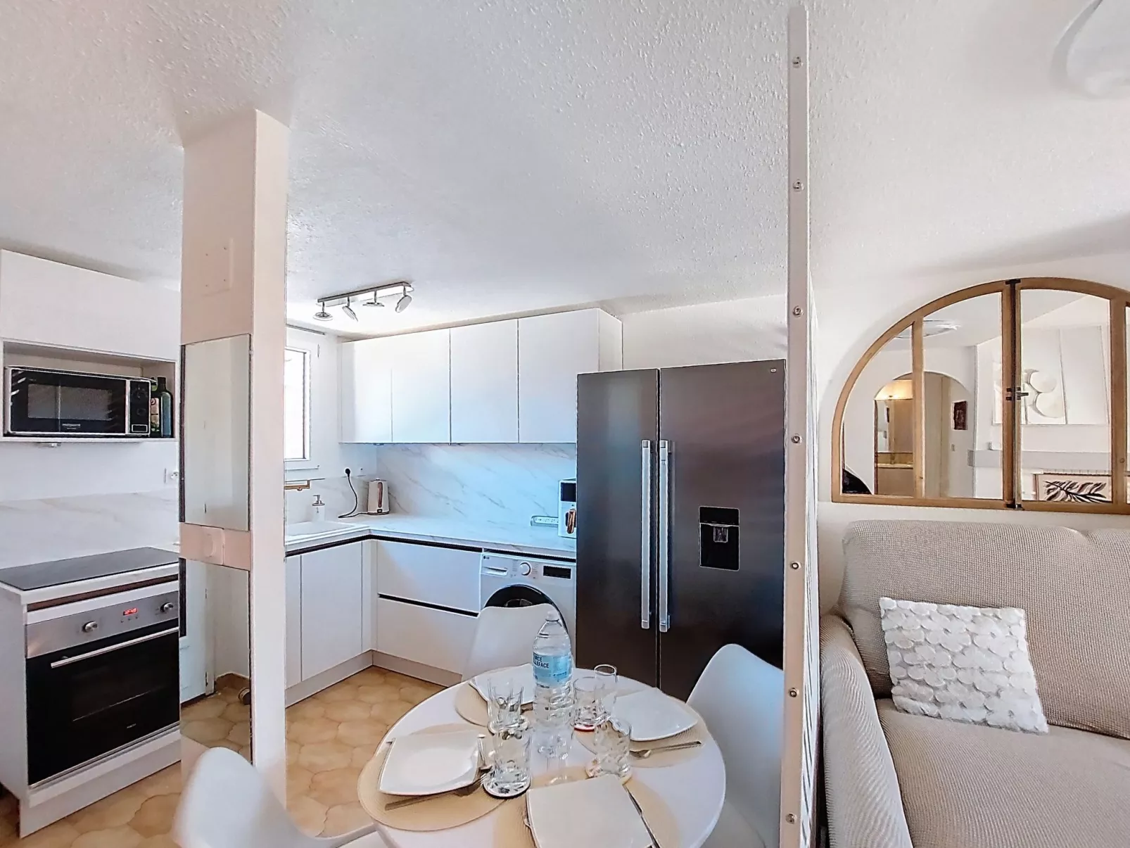 Le Mas des Oliviers - Inside