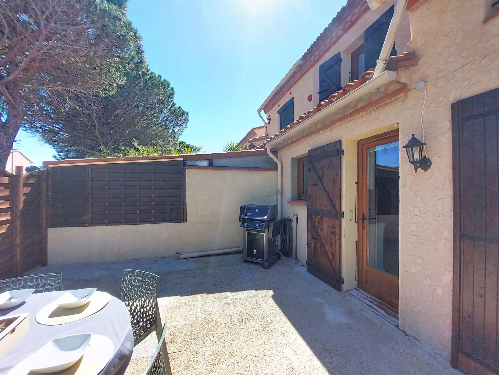 Le Mas des Oliviers - Outside