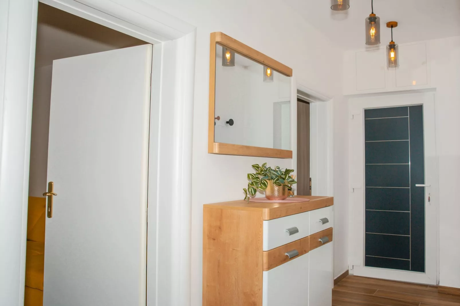 Apartment Matko - Two Bedrom Apartment with Beach View - Innenbereich