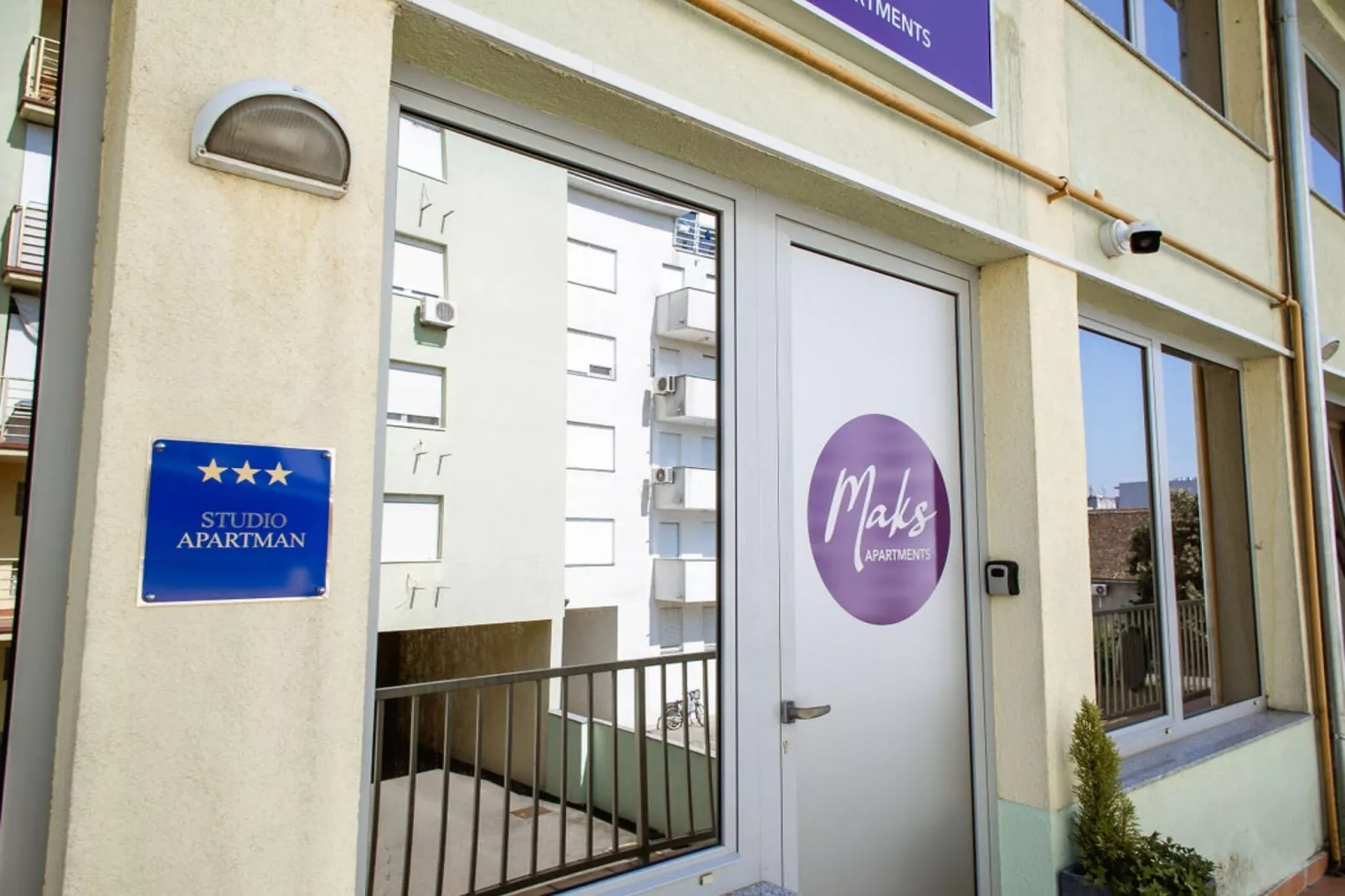Stylish Apartments with Osijek Near Top Attractions - Standard Studio Apartment  - Maks 3 - Terrasse / balcon