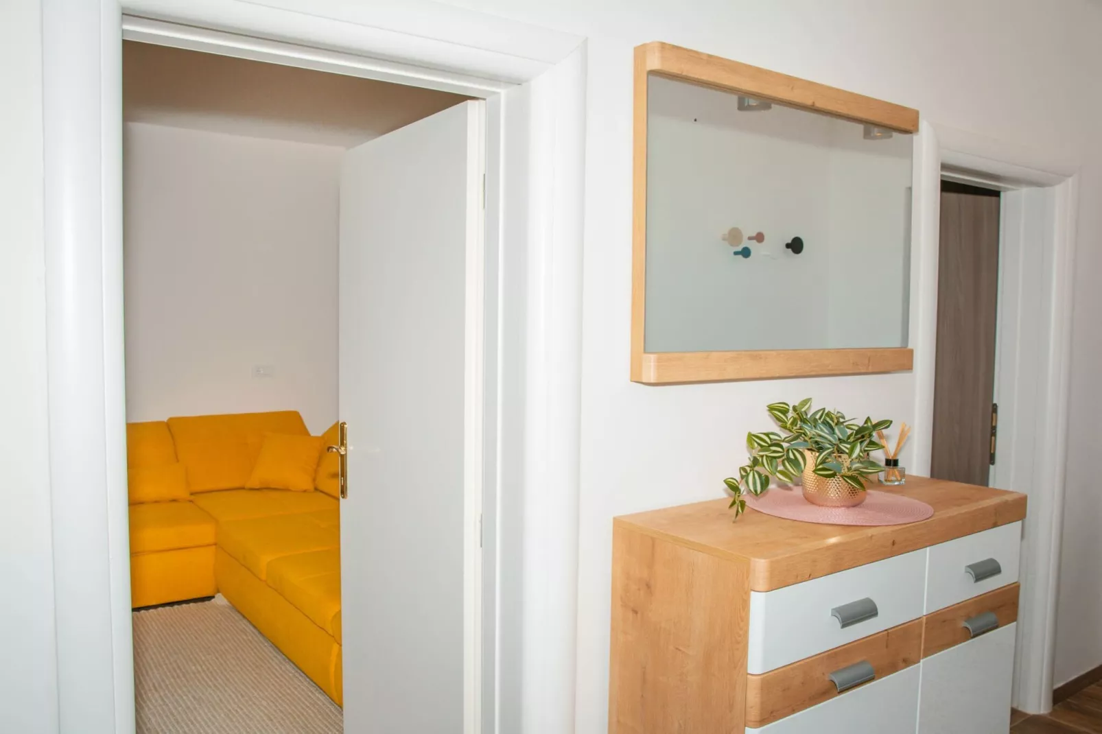Apartment Matko - Two Bedrom Apartment with Beach View - Innenbereich