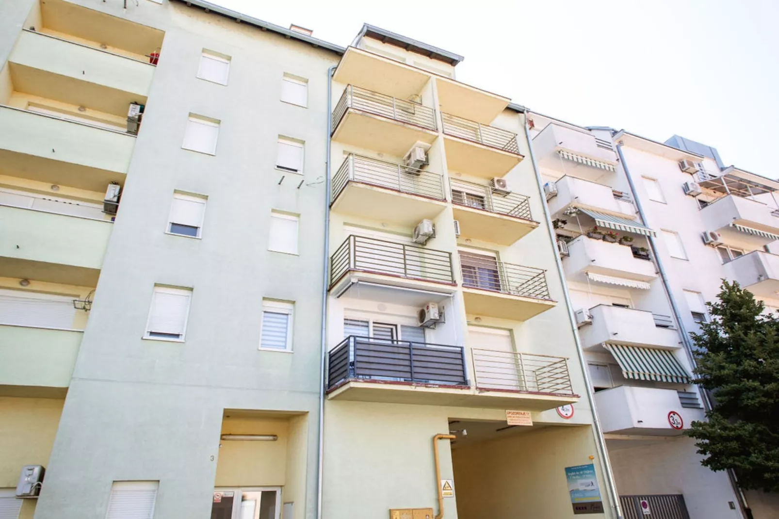 Stylish Apartments with Osijek Near Top Attractions - Standard Studio Apartment  - Maks 3 - Extérieur