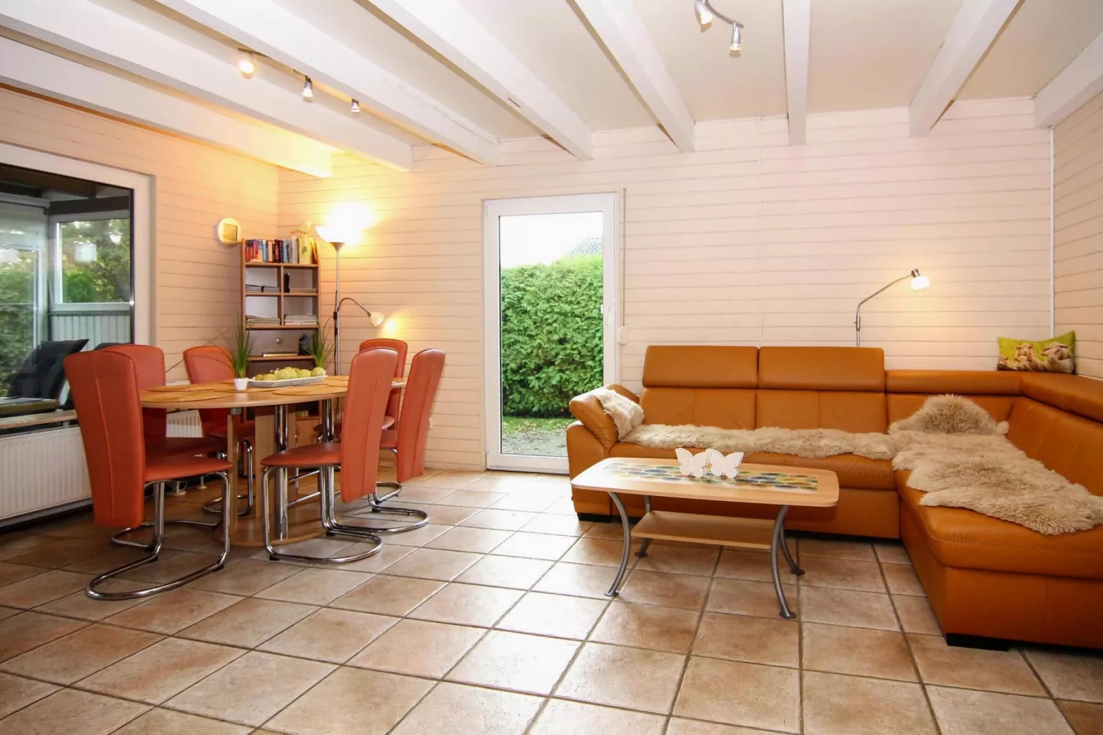 Bungalow Warwerort-Living room