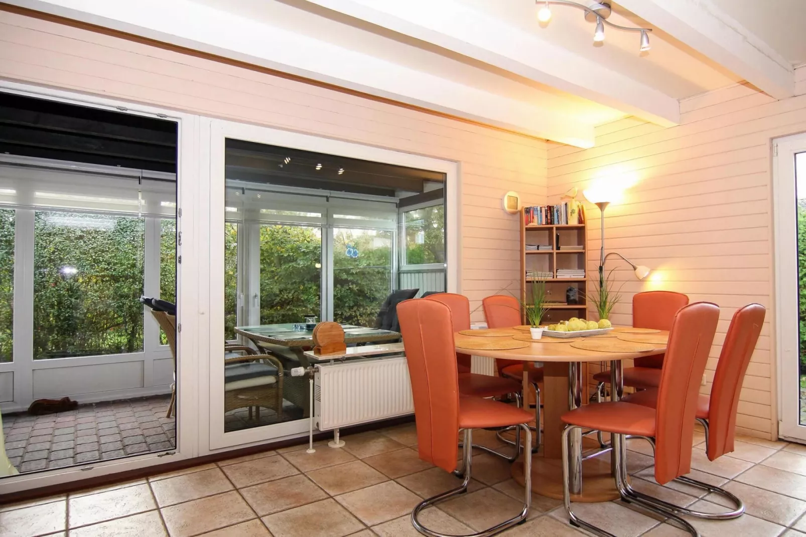 Bungalow Warwerort-Dining room
