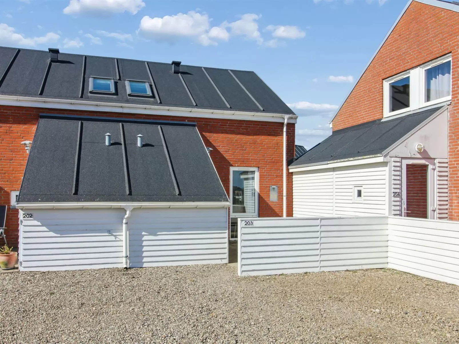 "Amlethus" - 2.3km from the sea