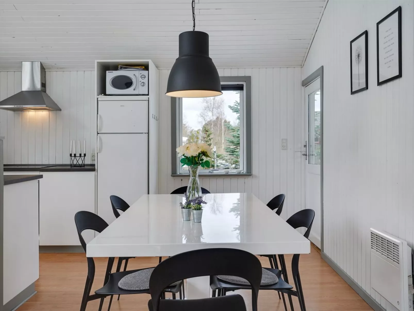 "Aiden" - 300m from the sea - Drinnen