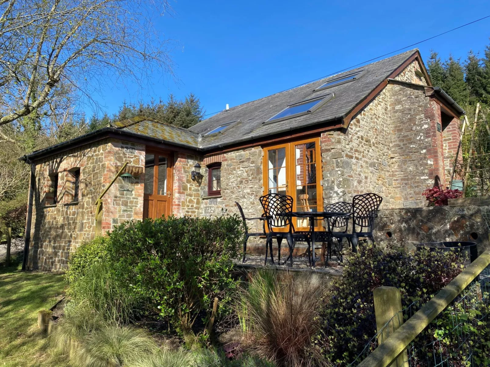 Hartland Hideaways - Outside