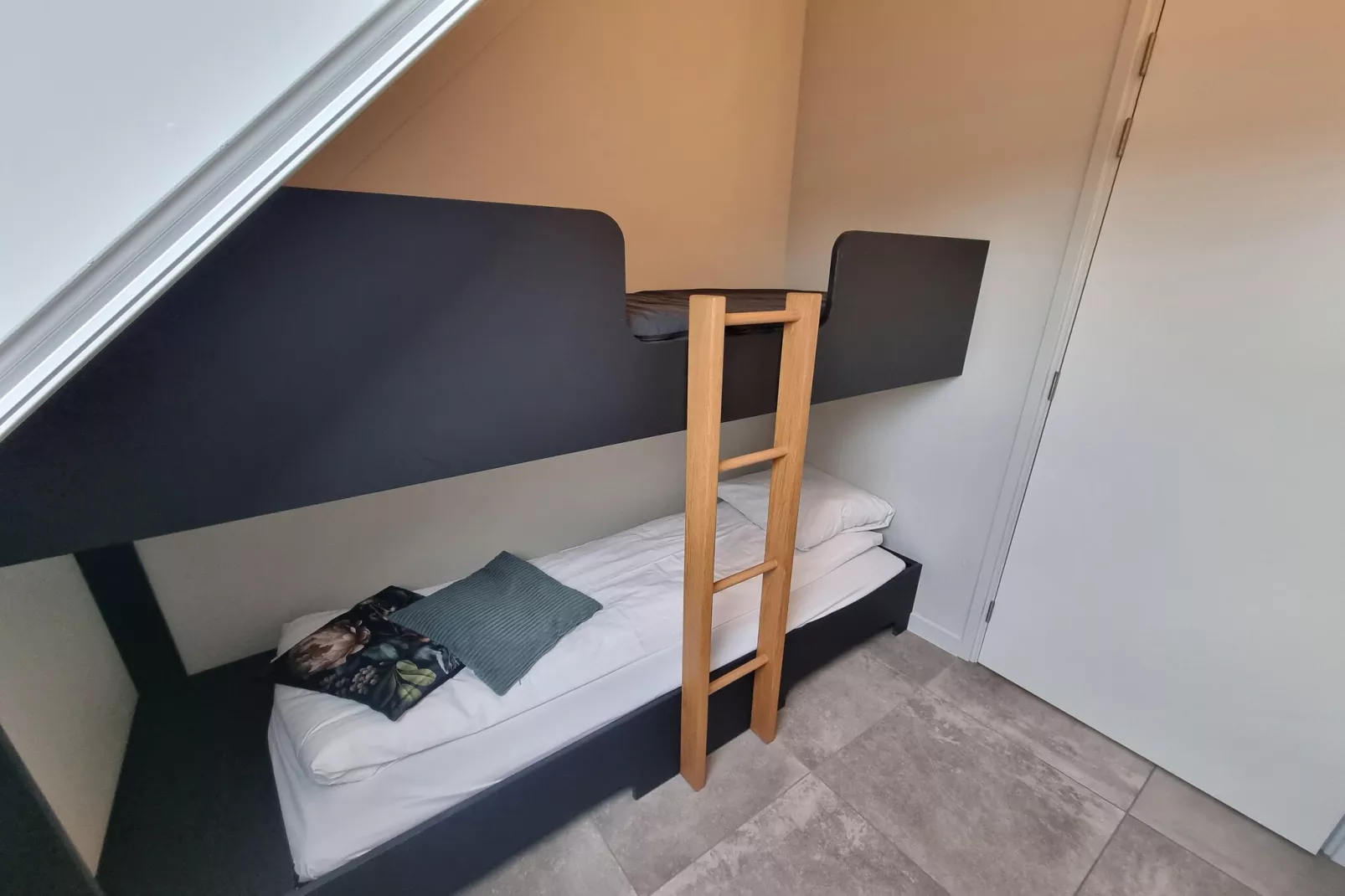 Watervilla Njoggen - Bedroom