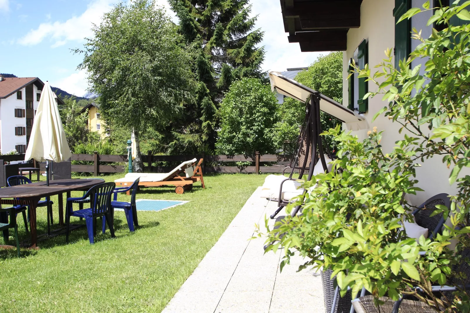 Menardi A - Jardins en été