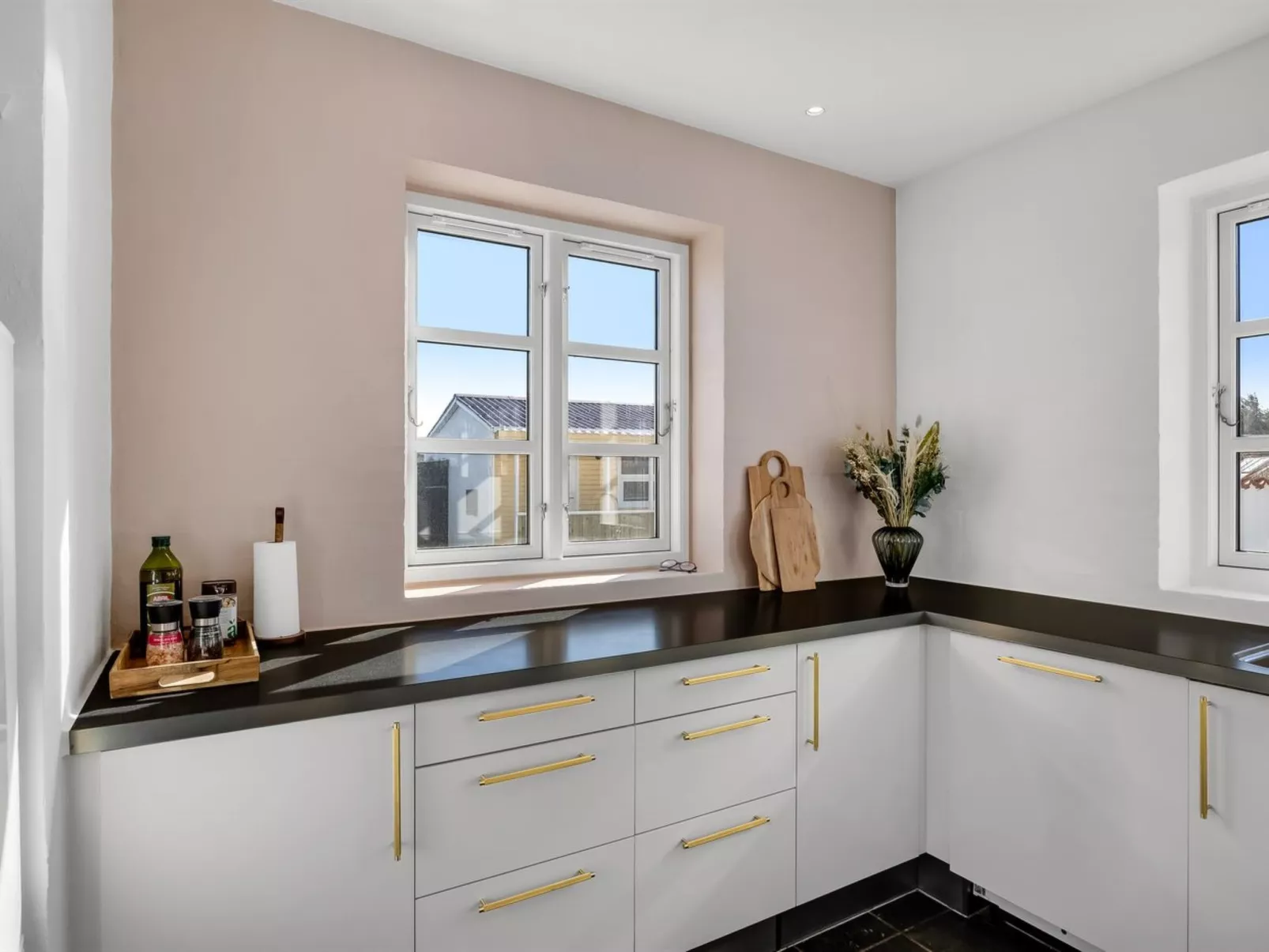 "Birtir" - 200m from the sea - Drinnen