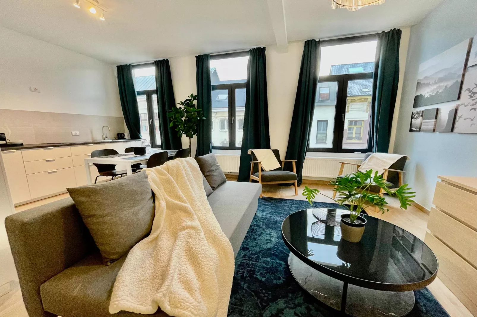 Luxury Dlx 1BR Near Fashion District by OneLuxStay - Salon