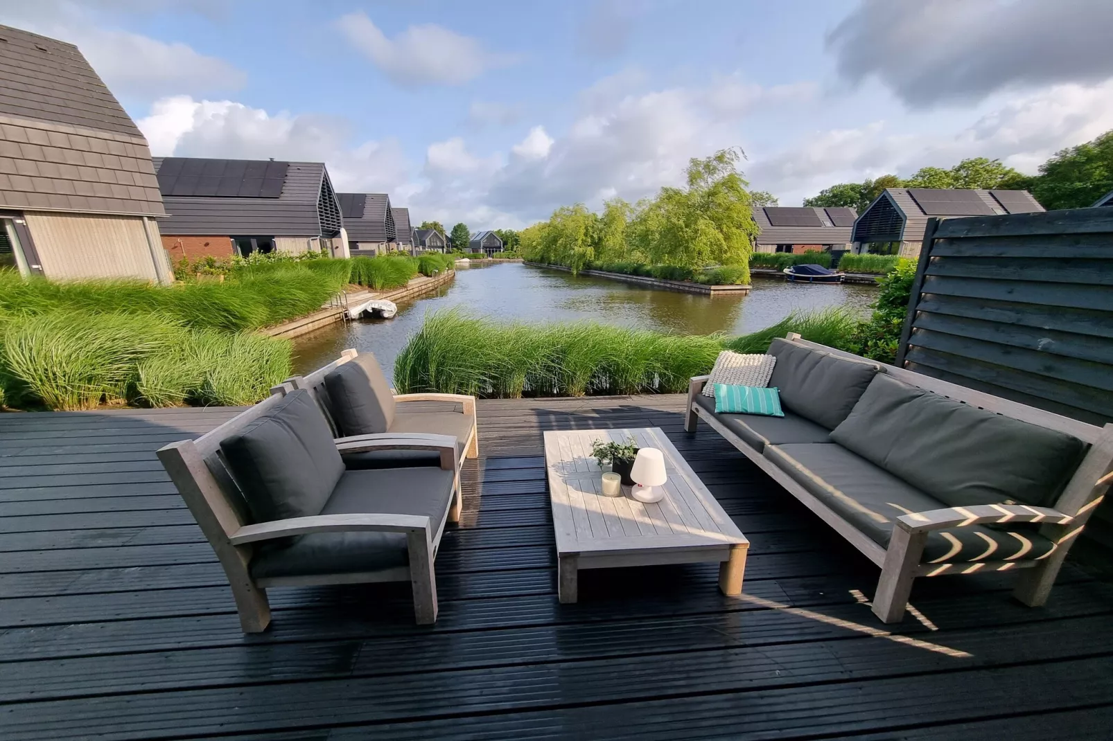 Watervilla Njoggen - Terrace balcony