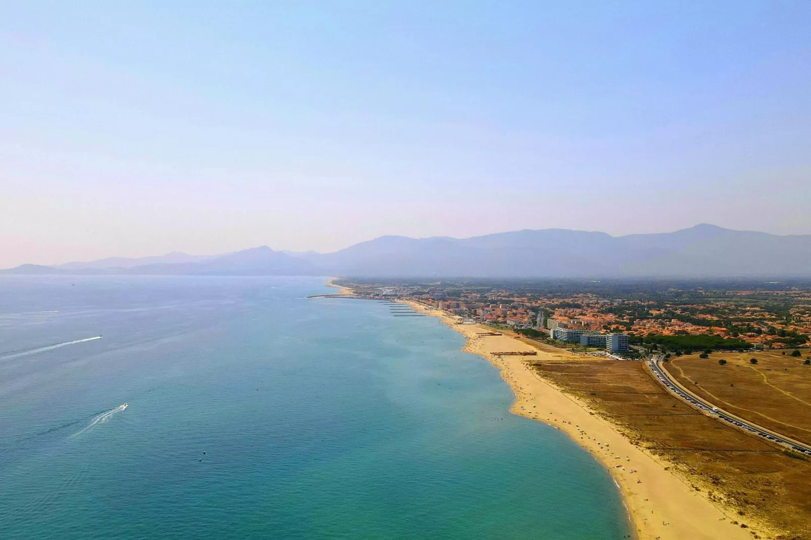 Résidence Domaine du Golfe du Lion St Cyprien - 36 app 6 pers - 2 chambres - climatisé - balcon-Zones d'été à 5 km