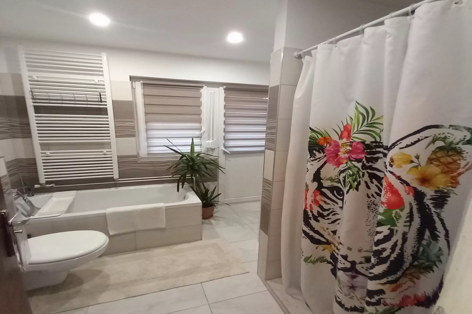 Holiday Home Kim - Three Bedroom Holiday Home with Swimming Pool - Badezimmer