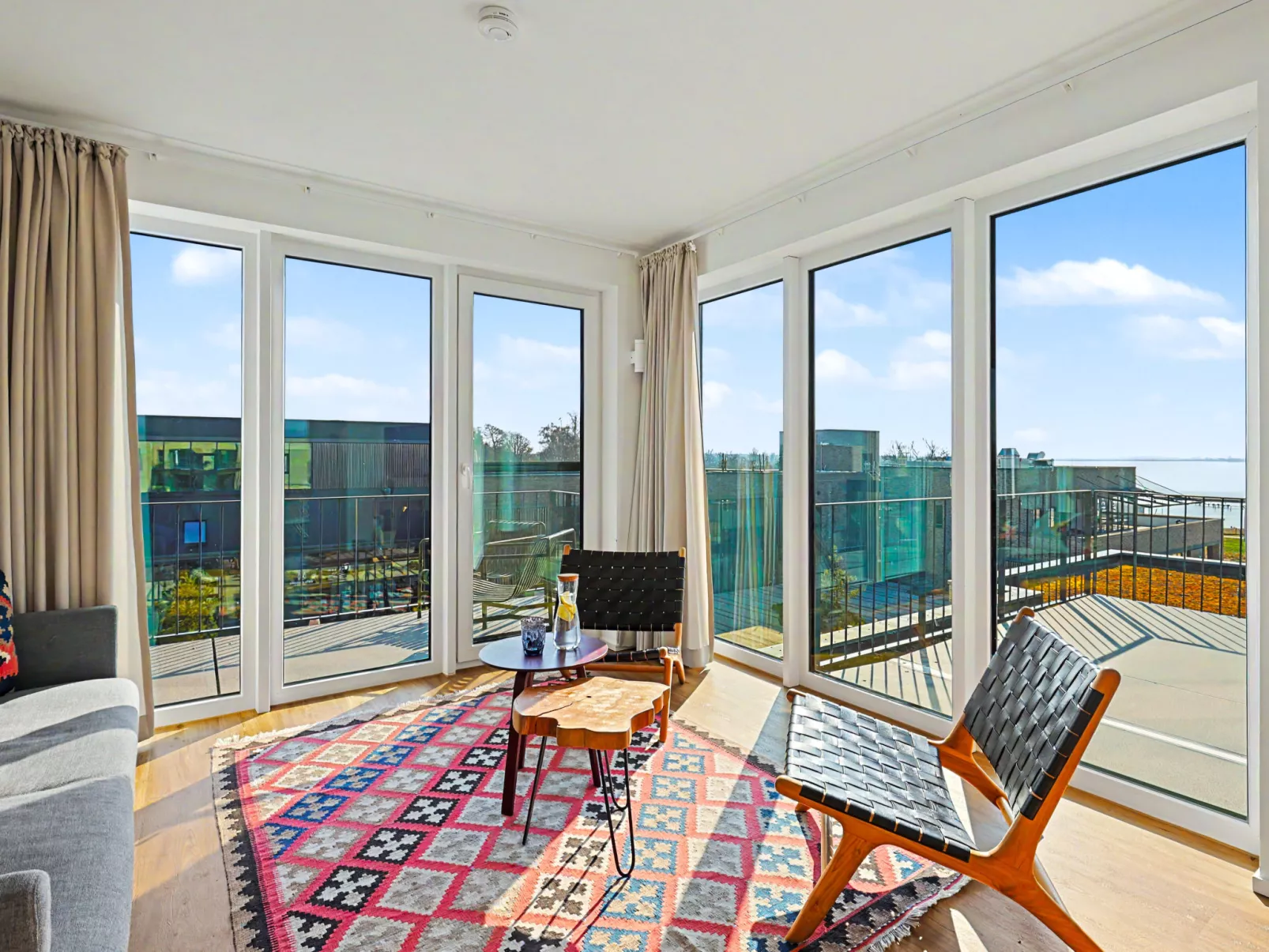 Penthouse Imort (654) - Draußen