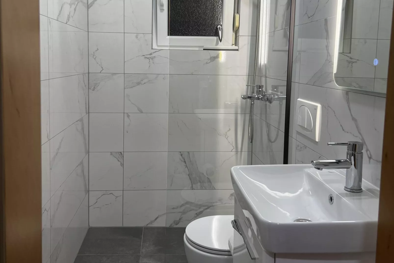 Apartment Lavaran 2 - Badezimmer