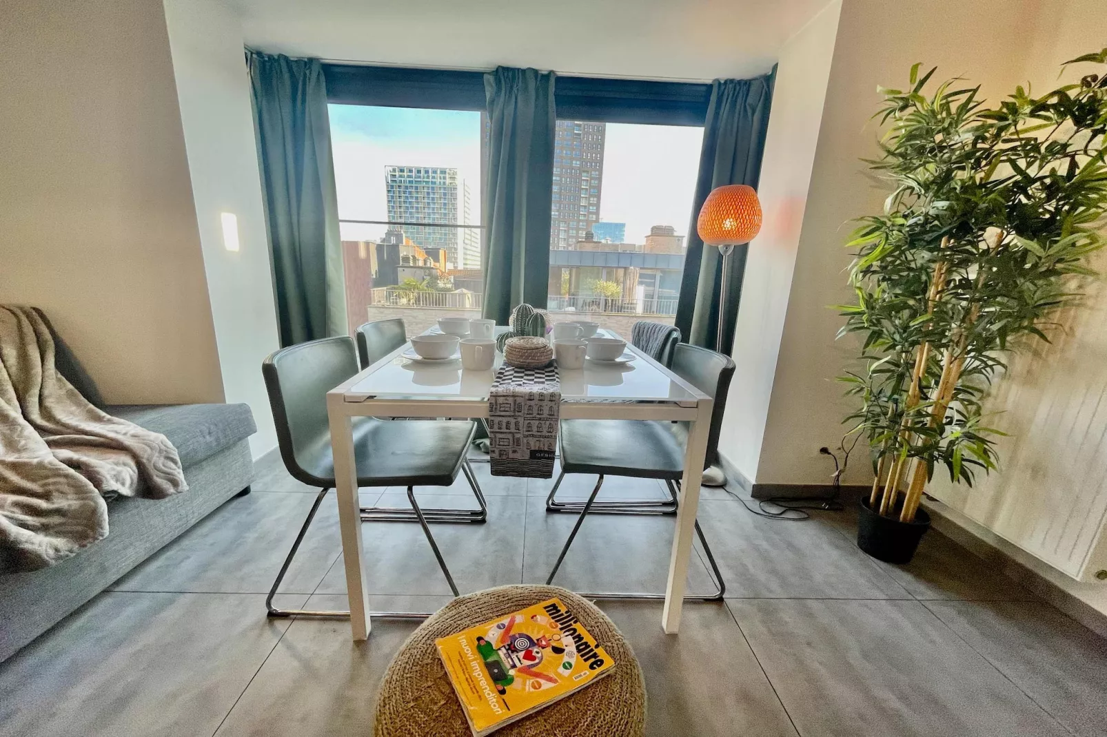 Cozy 1BR City Centre Near Meir Shopping by OneLuxStay - Salle à manger