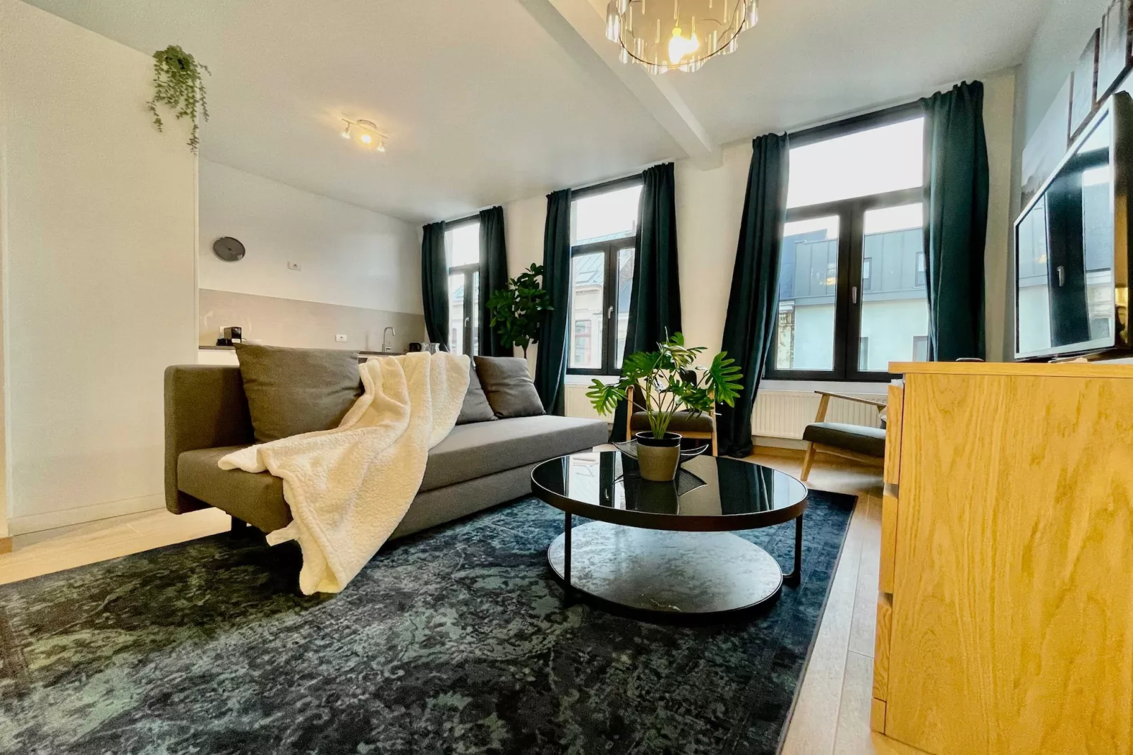 Luxury Dlx 1BR Near Fashion District by OneLuxStay - Salon