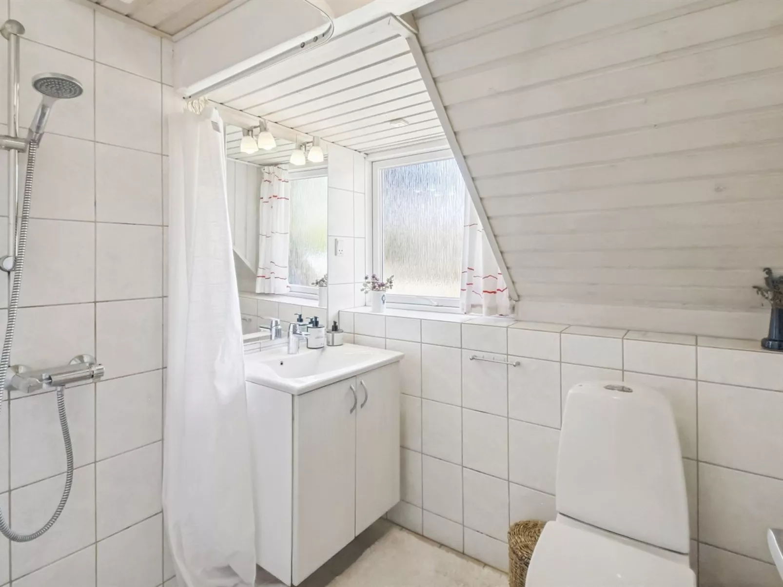"Efimija" - 1.4km from the sea - Drinnen