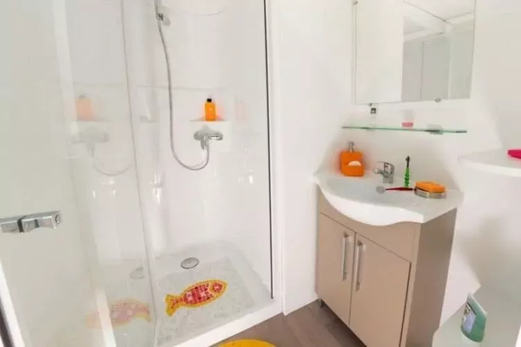 Caravanpark Domaine Sainte Véziane Bessan  Mobilhome Confort 3ch 6p-Badezimmer