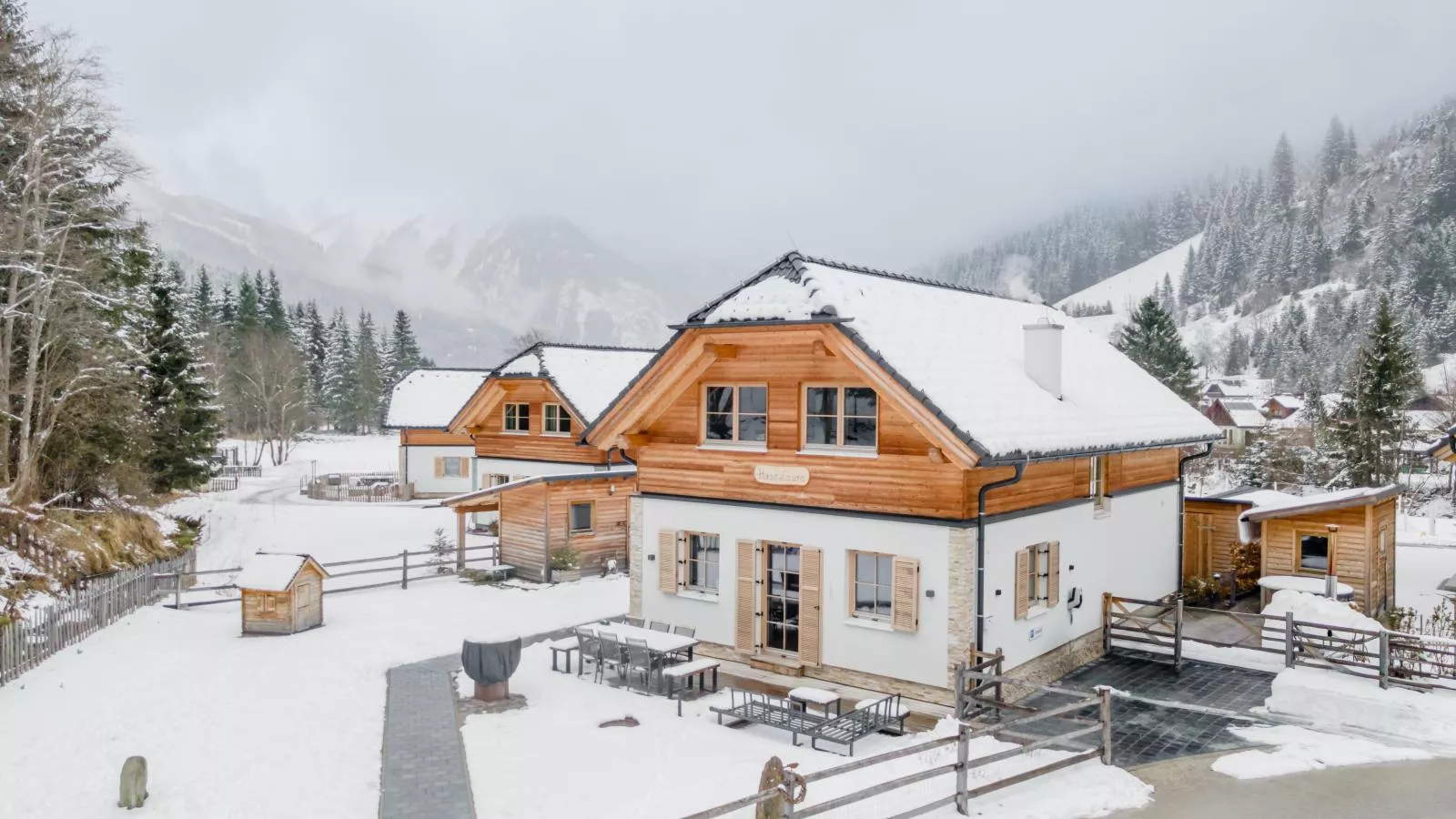 Haus Laura - Außenbereich Winter