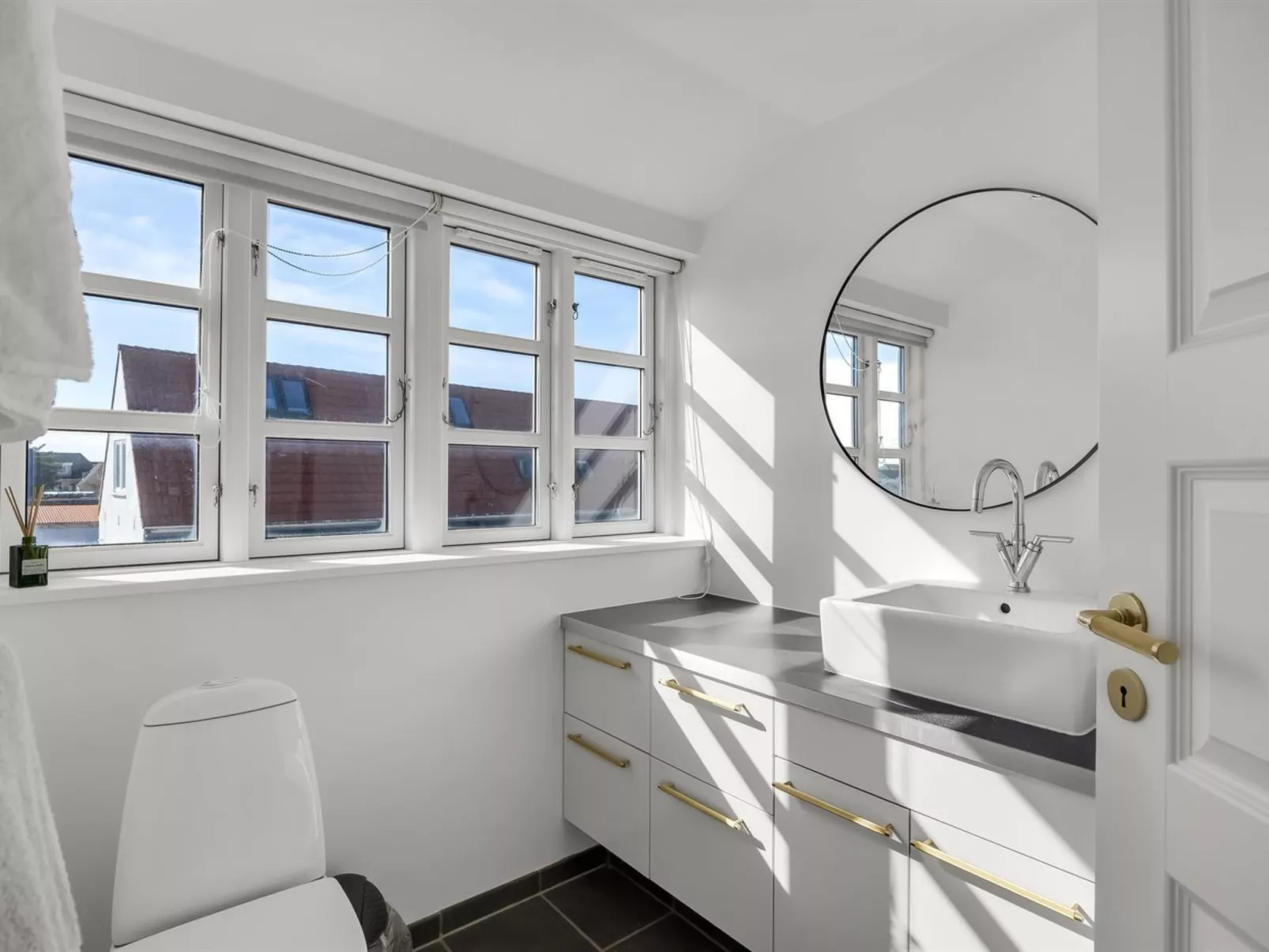 "Birtir" - 200m from the sea - Drinnen