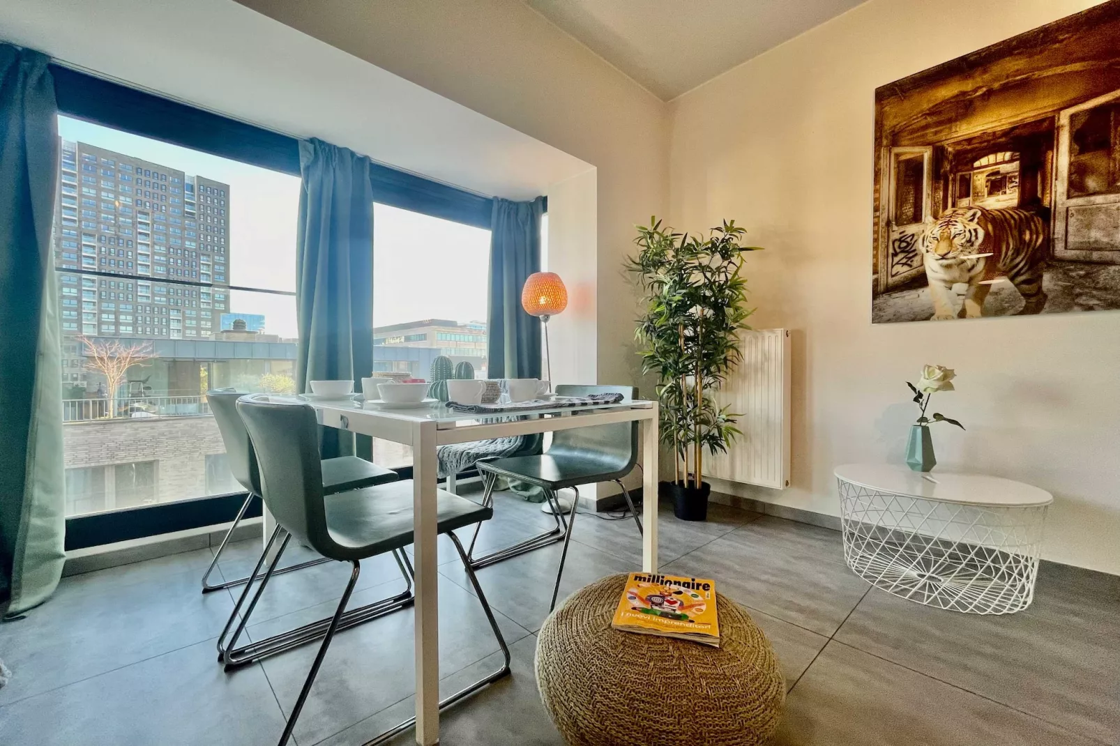 Cozy 1BR City Centre Near Meir Shopping by OneLuxStay - Salle à manger