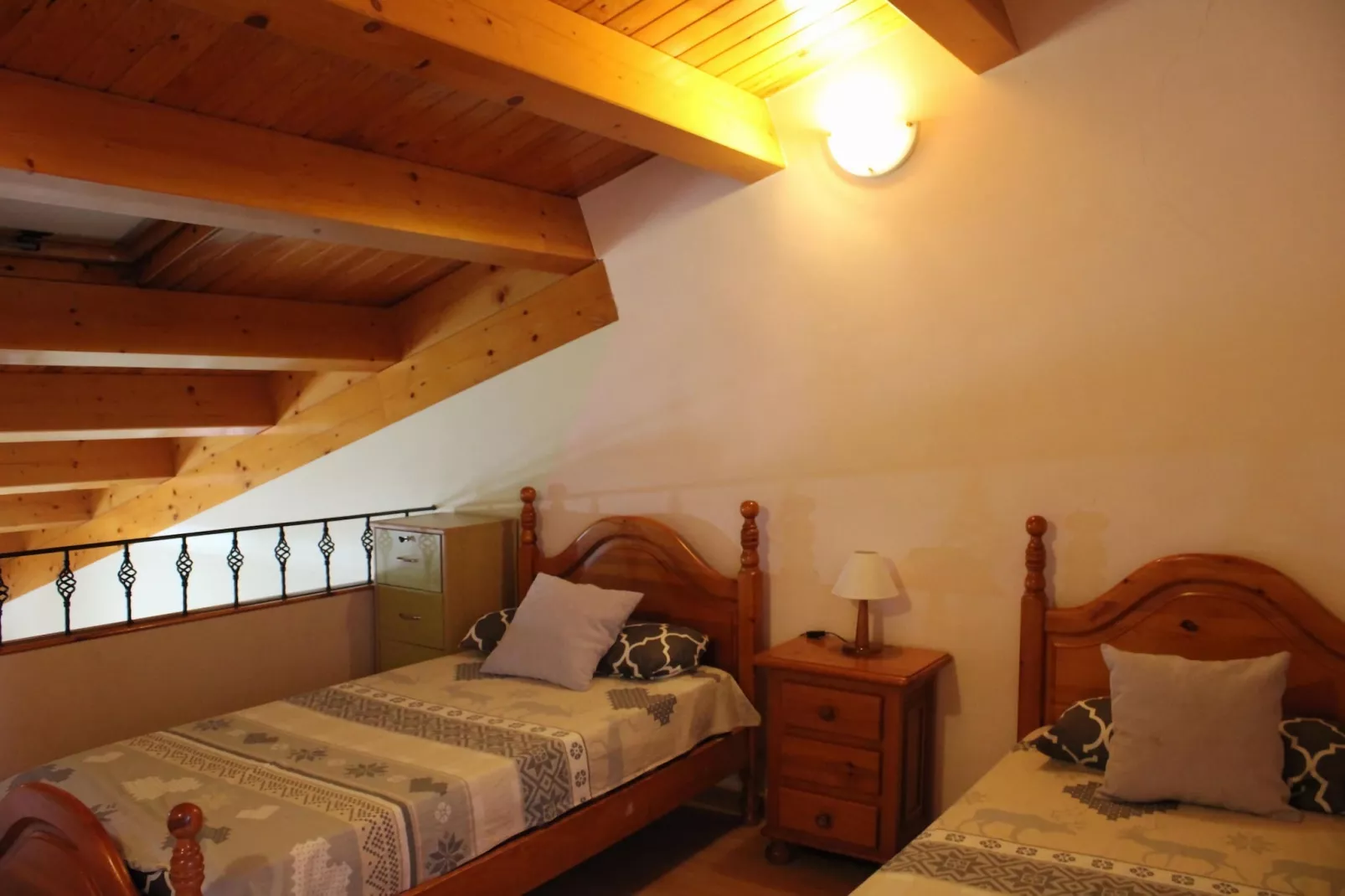 Mas Set Rengs - Bedroom