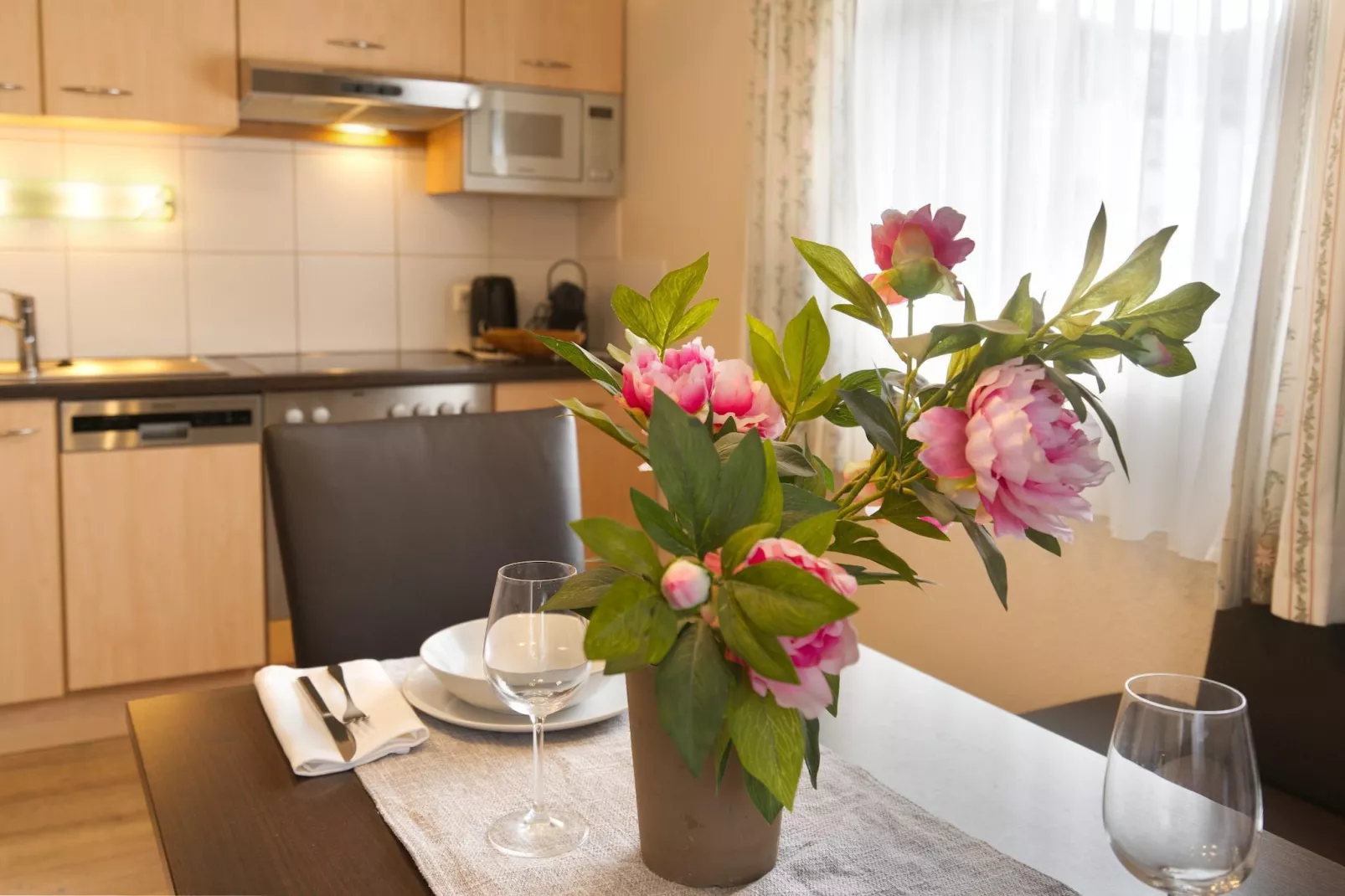 Menardi C - Dining room