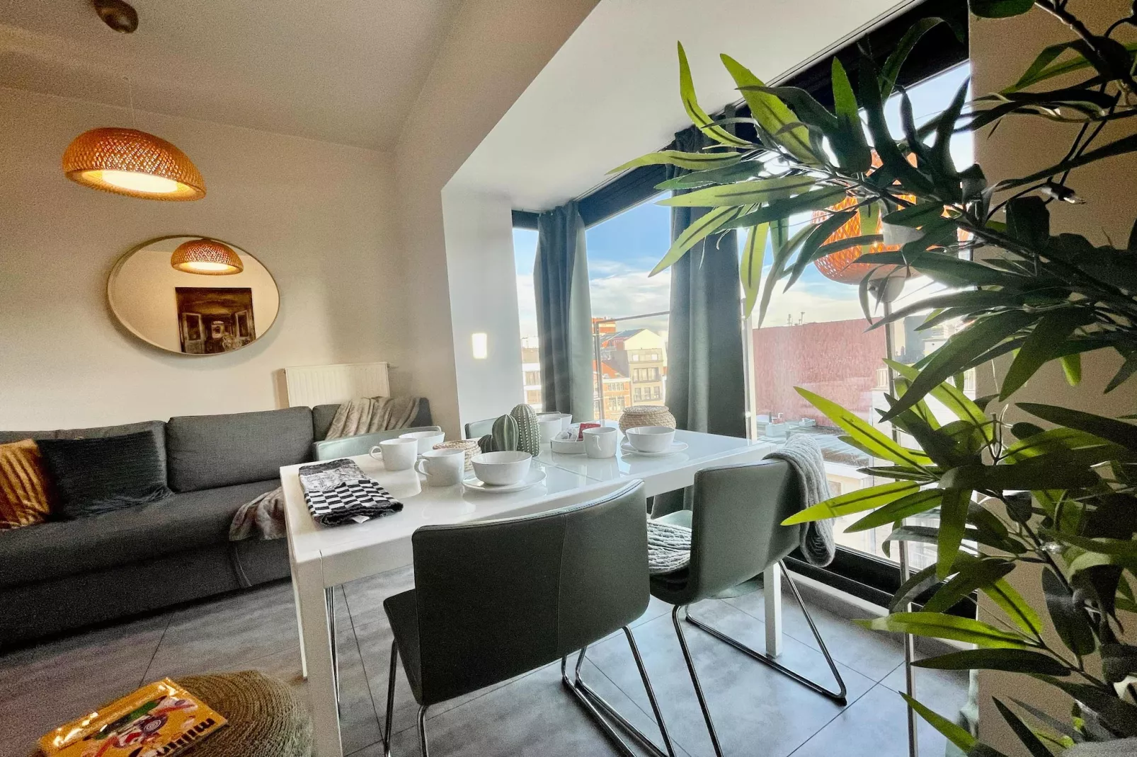 Cozy 1BR City Centre Near Meir Shopping by OneLuxStay - Salle à manger