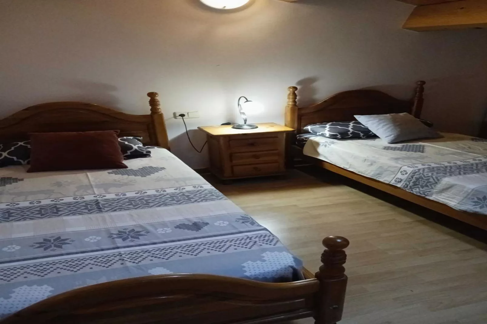 Mas Set Rengs - Bedroom