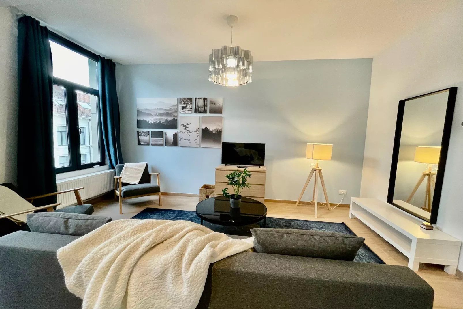 Luxury Dlx 1BR Near Fashion District by OneLuxStay - Salon